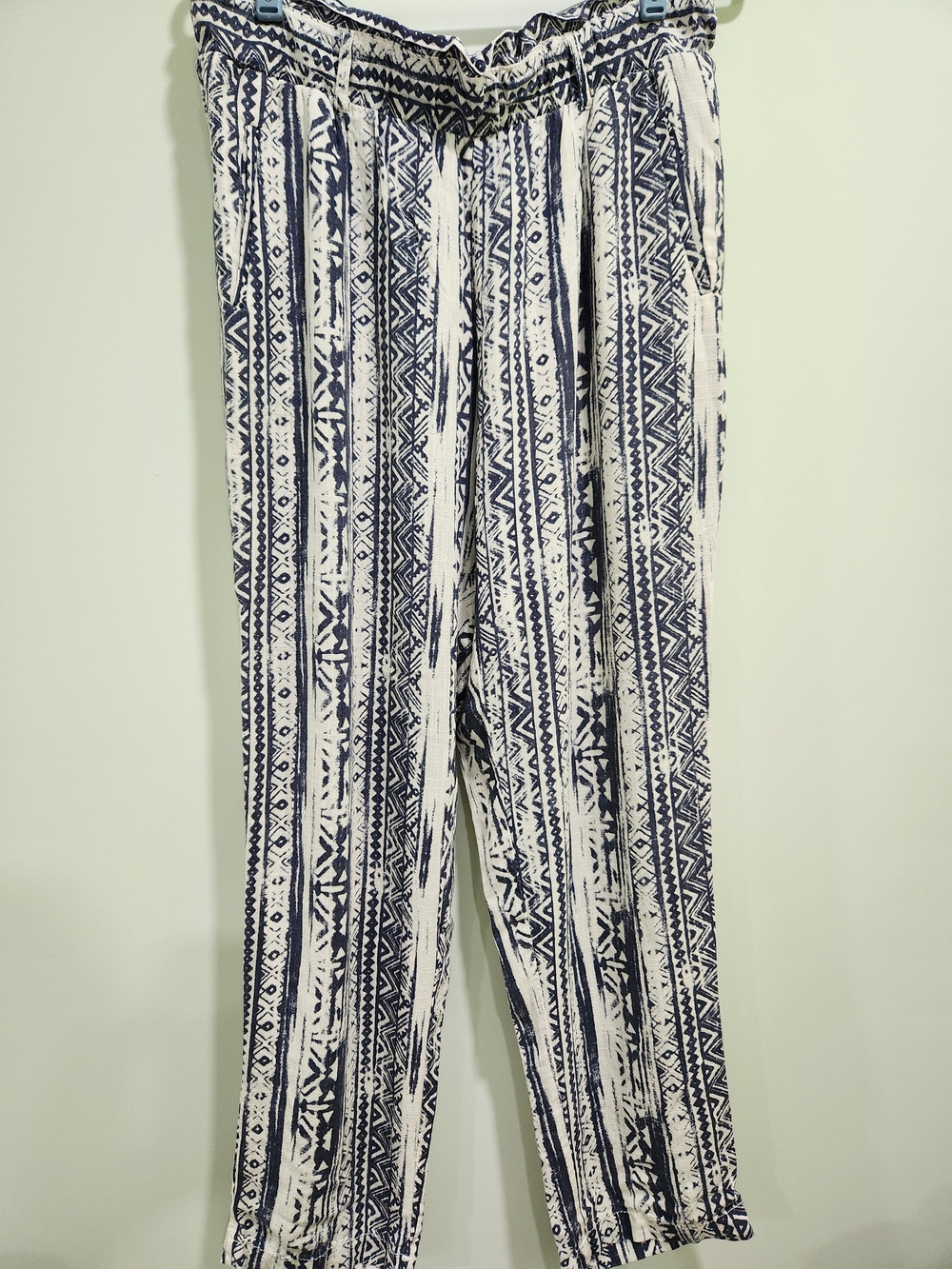 Printed Straight-Leg Pants in Navy and White